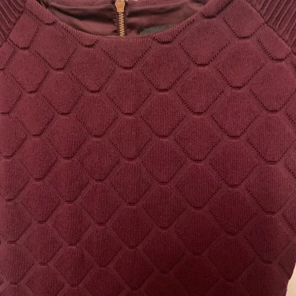 Burgundy Ted Baker textured fabric fall wedding - Picture 5 of 7